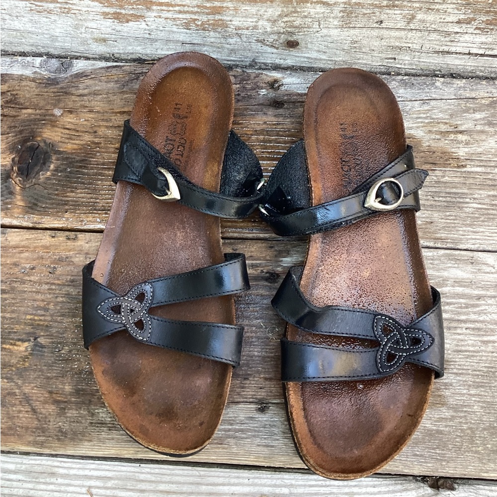 Naot Black Leather Slip On Slide Sandals size EUS L 10